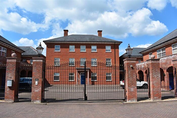 2 Bedroom Flat To Rent In Brackenwood Mews, Wychwood Park, CW2