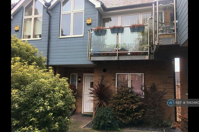 3 Bedroom Maisonette To Rent In Apsley Court, Ramsgate, CT11