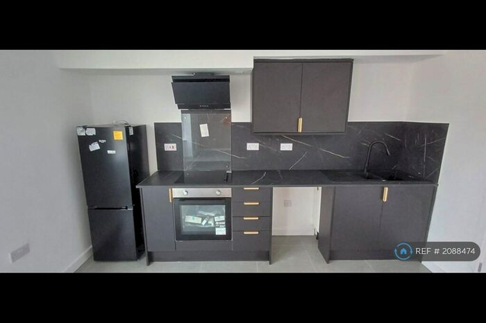 Studio To Rent In Poplar Road, Sandwell, B66