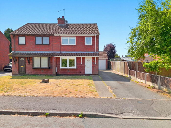 3 Bedroom Semi-Detached House For Sale In Wycar Road, Bilsthorpe, NG22