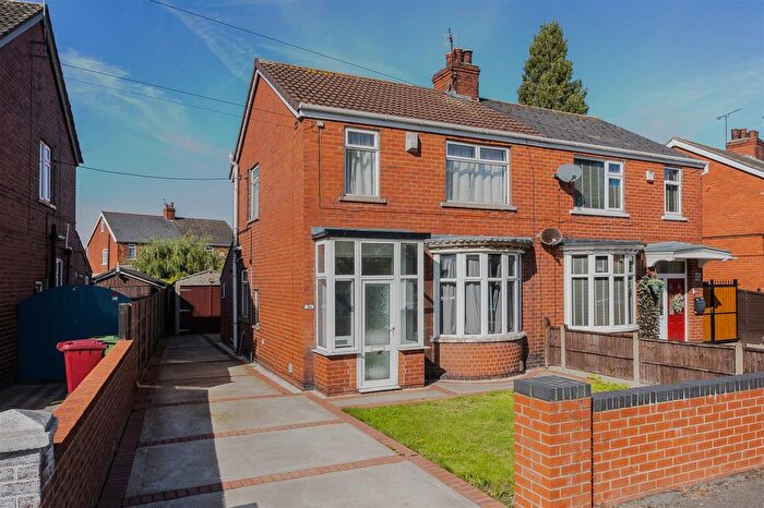 3 Bedroom Semi-Detached House To Rent In Bushfield Road, Scunthorpe, DN16