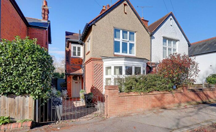 3 Bedroom Semi Detached House For Sale In Harrogate Road, Caversham Heights, Reading, RG4