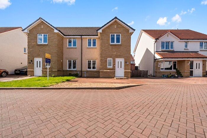 3 Bedroom Semi Detached House For Sale In Lapwing Place, Alloa, FK10