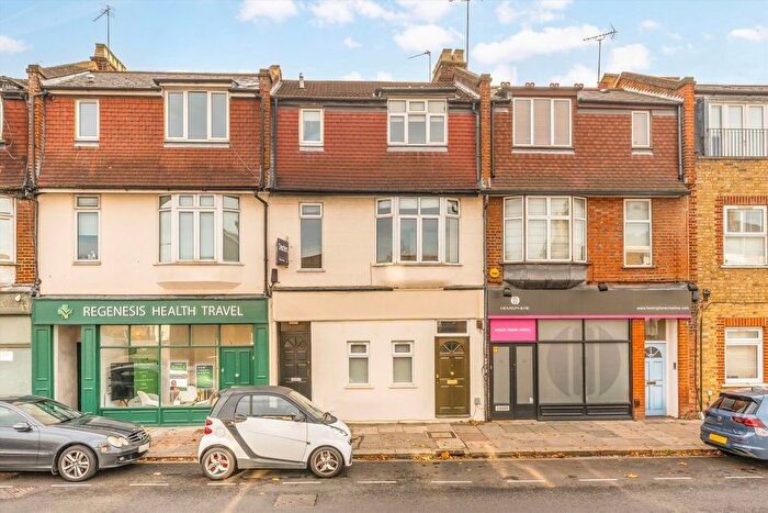 2 Bedroom Flat To Rent In Hampton Road, Twickenham, TW2