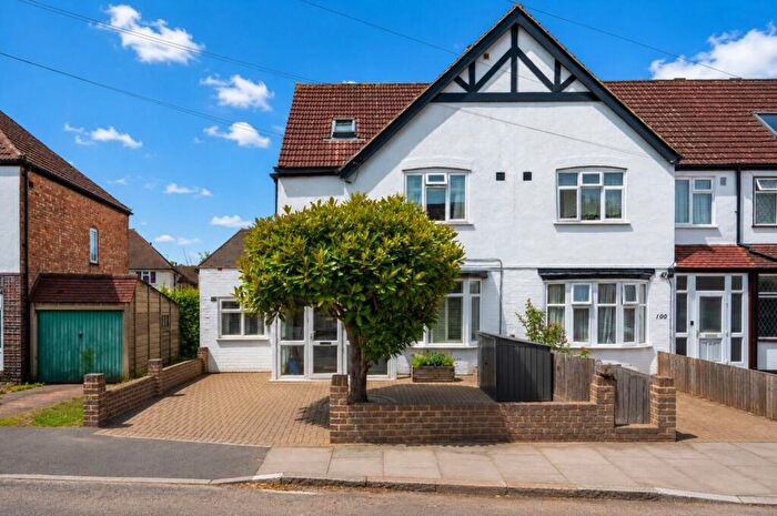 5 Bedroom Semi-Detached House To Rent In Byron Avenue, Raynes Park, New Malden, KT3