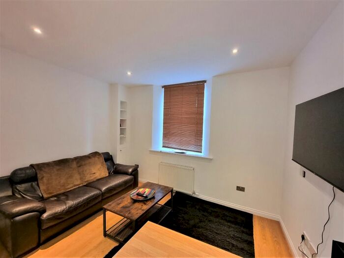 1 Bedroom Flat To Rent In Skene Square, Rosemount, Aberdeen, AB25