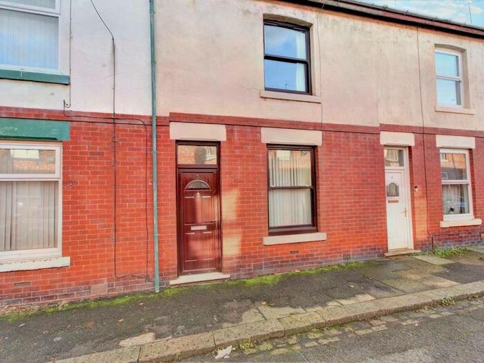 Houses for sale & to rent in M24 4BN, Wood Street, South Middleton