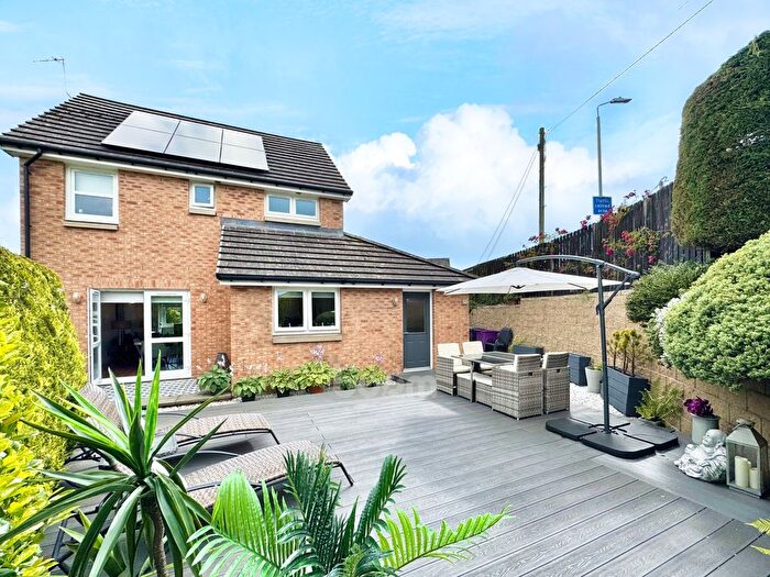 3 Bedroom Detached House For Sale In Millbarr Grove, Barrmill, KA15