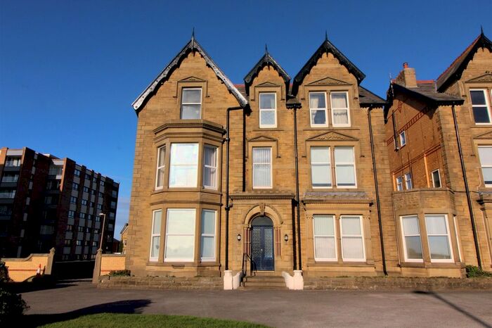 2 Bedroom Flat To Rent In Sefton Court, - North Promenade, Lytham St. Annes, Lancashire, FY8