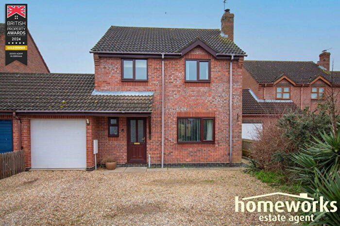 3 Bedroom Link Detached House For Sale In Two Fields Way, Bawdeswell, Dereham, NR20