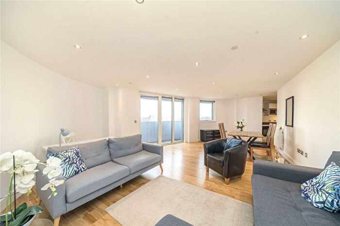 2 Bedroom Flat For Sale In Dowells Street, Greenwich, London, SE10
