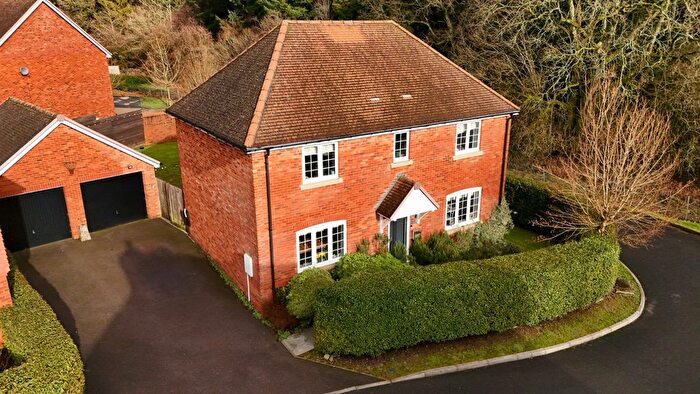 4 Bedroom Detached House For Sale In Harfield Crescent, Medstead, Alton, Hampshire, GU34