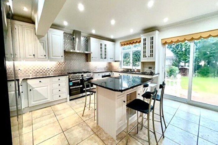 5 Bedroom Property To Rent In College Gardens, London, E4