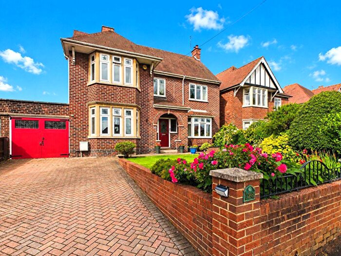 4 Bedroom Detached House For Sale In Estcourt Road, Gloucester, GL1