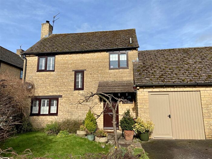 3 Bedroom Semi Detached House For Sale In St. Marys Close, Lower Swell, GL54