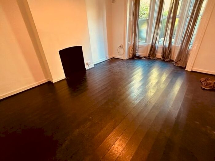 1 Bedroom Flat To Rent In Blythwood Road, London, N4