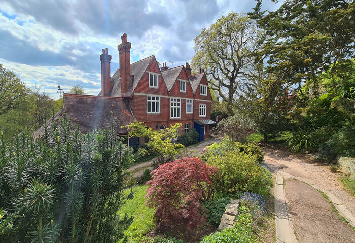 2 Bedroom Apartment To Rent In Leafy Grove, Keston, Kent, BR2