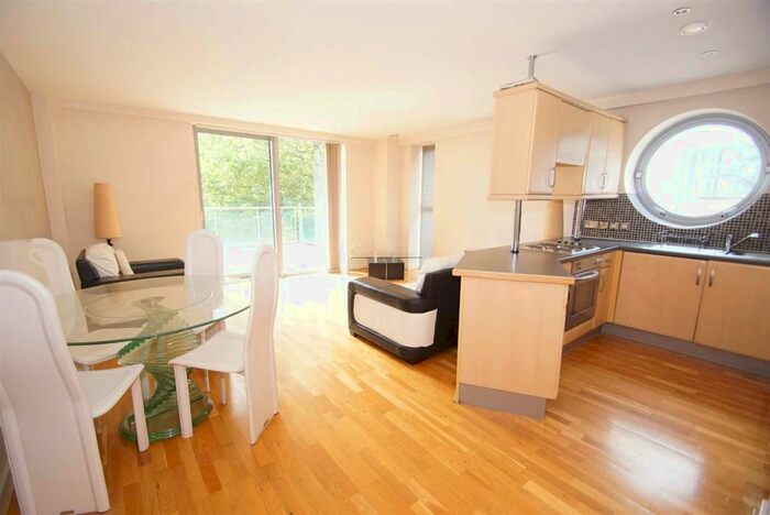 2 Bedroom Flat To Rent In Whitehall Quay, Leeds, LS1