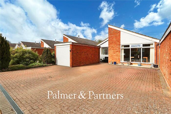 3 Bedroom Bungalow For Sale In Crowland Close, Ipswich, Suffolk, IP2