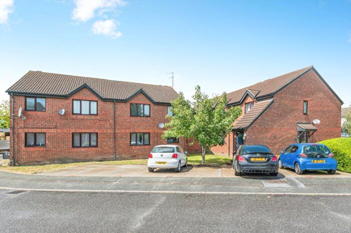 1 Bedroom Flat For Sale In Oakley Close, Grays, Essex, RM20