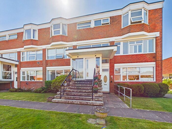 2 Bedroom Maisonette For Sale In The Rowans, Worthing, BN11
