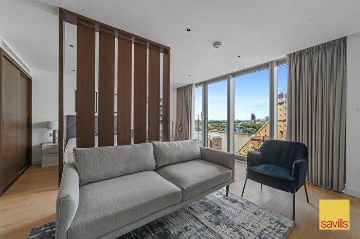 Apartment For Sale In Landmark Pinnacle, Marsh Wall, Canary Wharf, London, E14