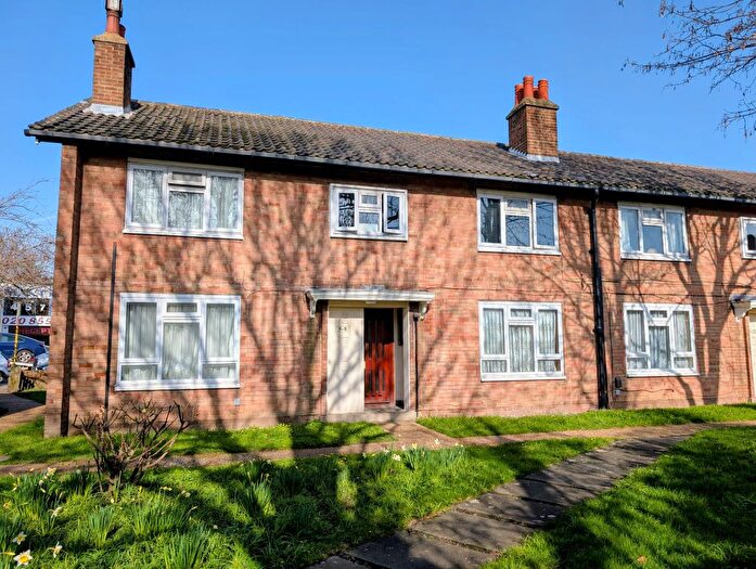 1 Bedroom Flat For Sale In Huntings Farm, Green Lane, Ilford, IG1