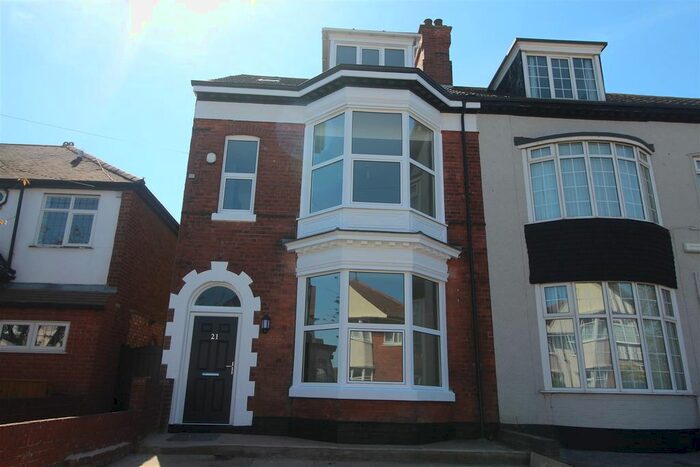 2 Bedroom Flat To Rent In Queens Parade, Cleethorpes, DN35