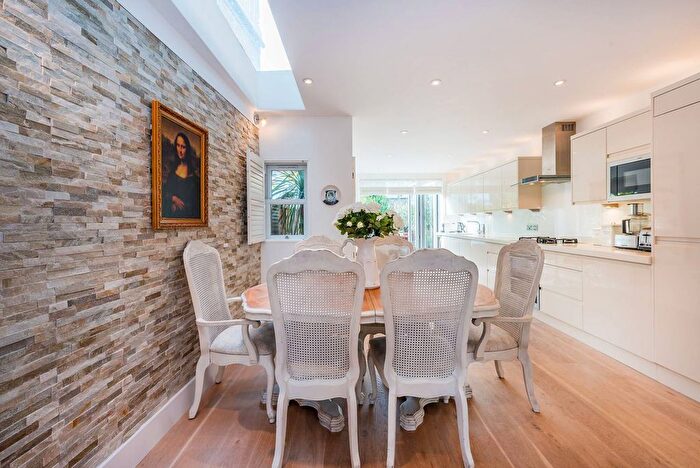 4 Bedroom Terraced House To Rent In Bollo Lane, Chiswick, London, W4