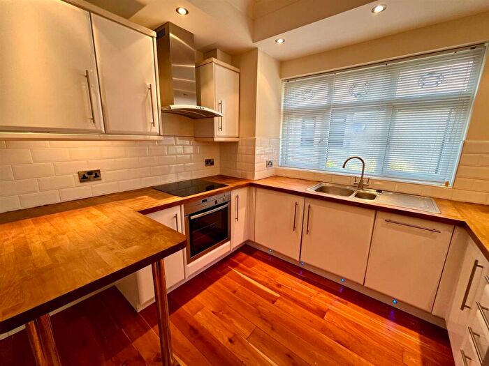 3 Bedroom Flat To Rent In Mount Avenue, Morecambe, LA4