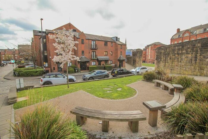2 Bedroom Apartment To Rent In Blackfriars Court, City Centre, Newcastle Upon Tyne, NE1