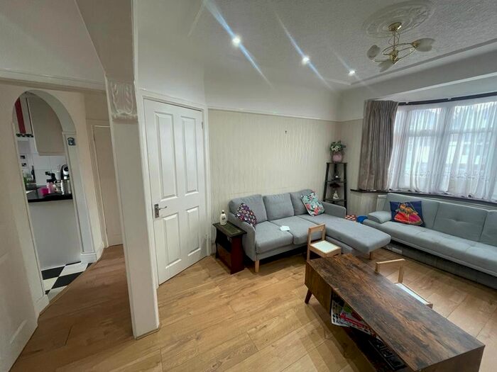 3 Bedroom Terraced House To Rent In Chestnut Drive, Pinner, Greater London, HA5