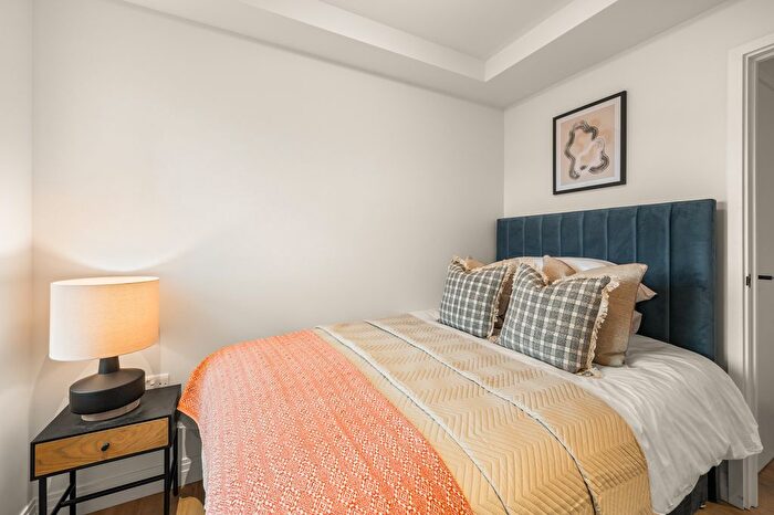 2 Bedroom Flat To Rent In Dolphin Square, Chichester Street, London Lx, London, SW1V