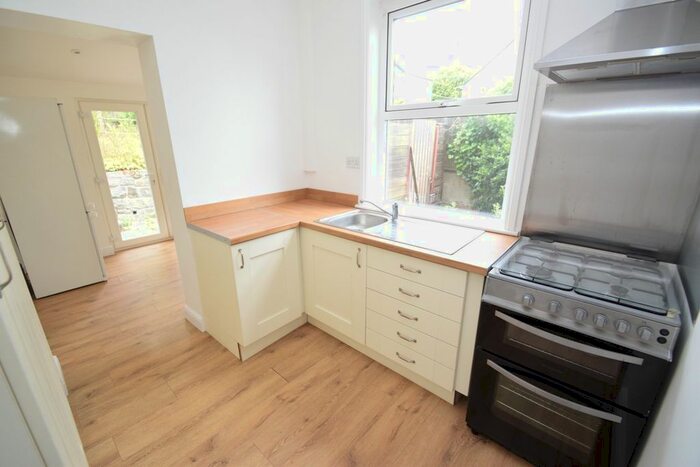 4 Bedroom Semi-Detached House To Rent In Penrose Road, Falmouth, TR11