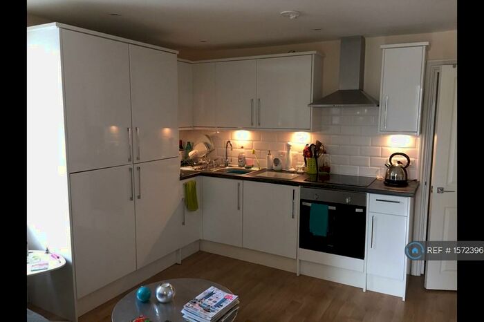 1 Bedroom Flat To Rent In High St Penge, London, SE20