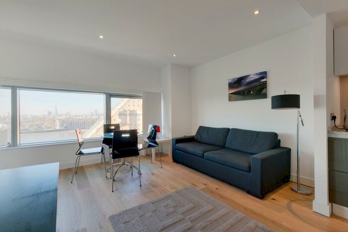 Apartment To Rent In Marsh Wall, E14