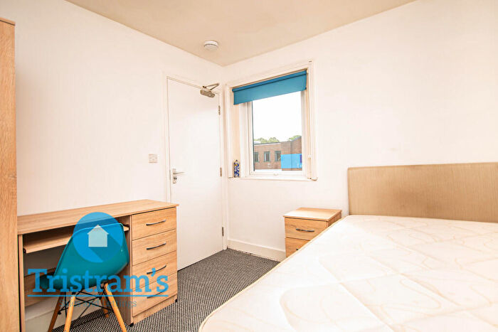 5 Bedroom Flat To Rent In Leengate, Lenton, NG7