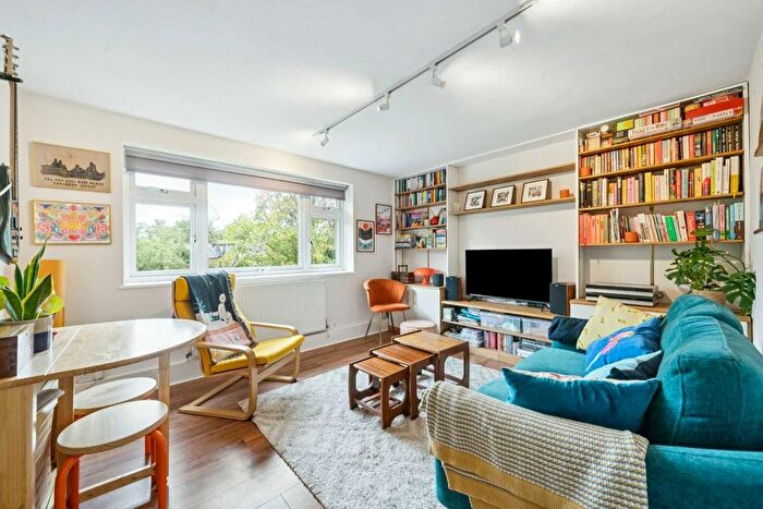2 Bedroom Flat For Sale In Rathmell Drive, Clapham, SW4