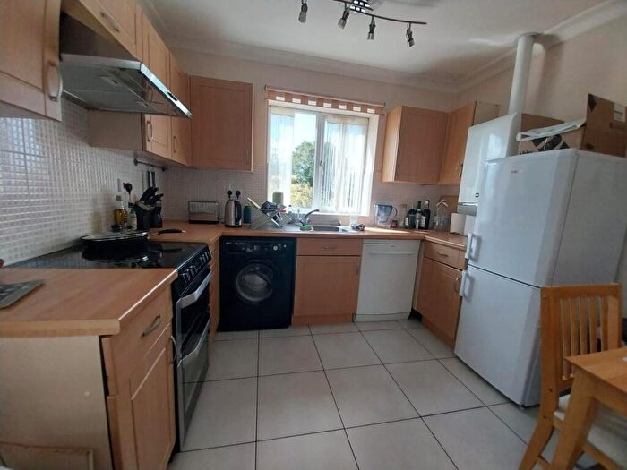 2 Bedroom Flat To Rent In Barracks Lane, Oxford, OX4
