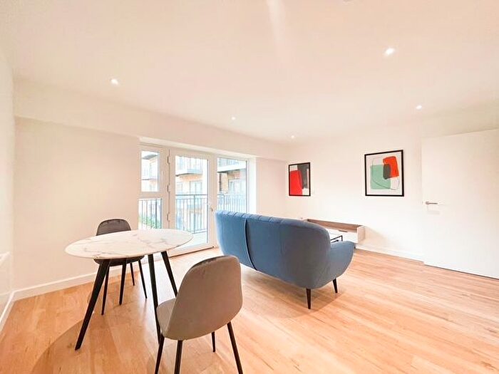 1 Bedroom Flat To Rent In Beaufort Square, London, NW9