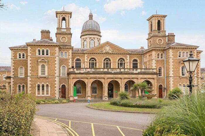 3 Bedroom Flat To Rent In Royal Drive, Princess Park Manor East Wing Royal Drive, N11