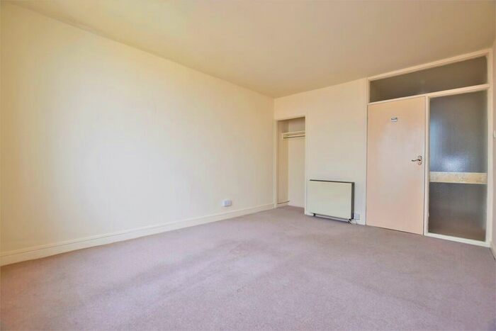 2 Bedroom Apartment To Rent In Regent Court, Promenade, FY1