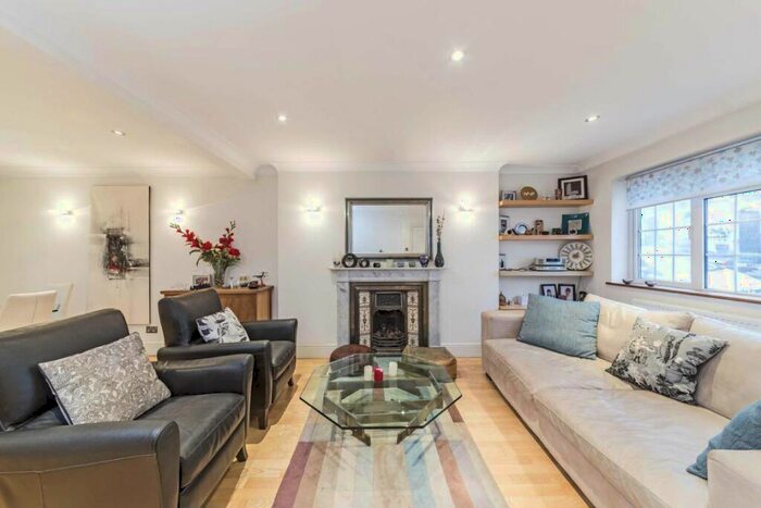 4 Bedroom Terraced House To Rent In Huntingdon Street, Barnsbury, N1
