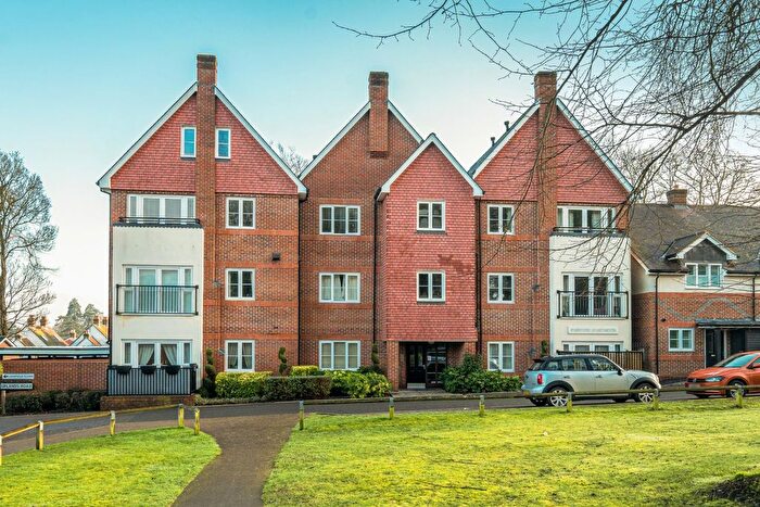 1 Bedroom Flat For Sale In Guildford, Surrey, GU1