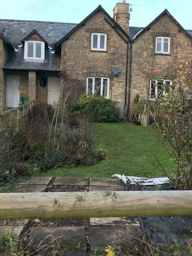 3 Bedroom Terraced House To Rent In Swinbrook, OX18