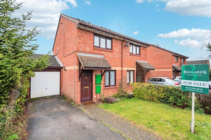 2 Bedroom Semi Detached House For Sale In Broad Hinton, Twyford, Berkshire, RG10
