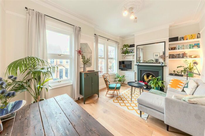 2 Bedroom Flat To Rent In Kingswood Road, London, SW2