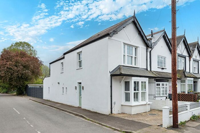 3 Bedroom Terraced House For Sale In Alexandra Road, Thames Ditton, KT7