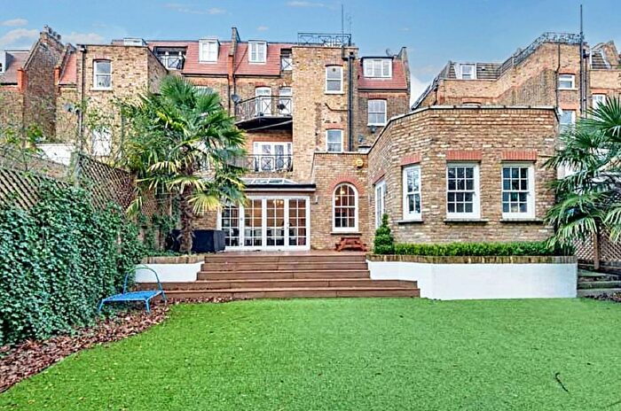 3 Bedroom Flat For Sale In Greencroft Gardens, London, NW6