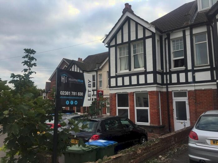 3 Bedroom Flat To Rent In Arthur Road, Shirley, Southampton SO15